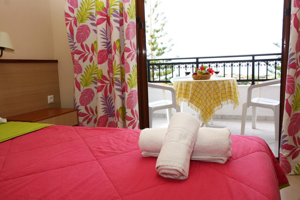 Bella Vista Hotel "By Checkin" Hersonissos  Eksteriør billede